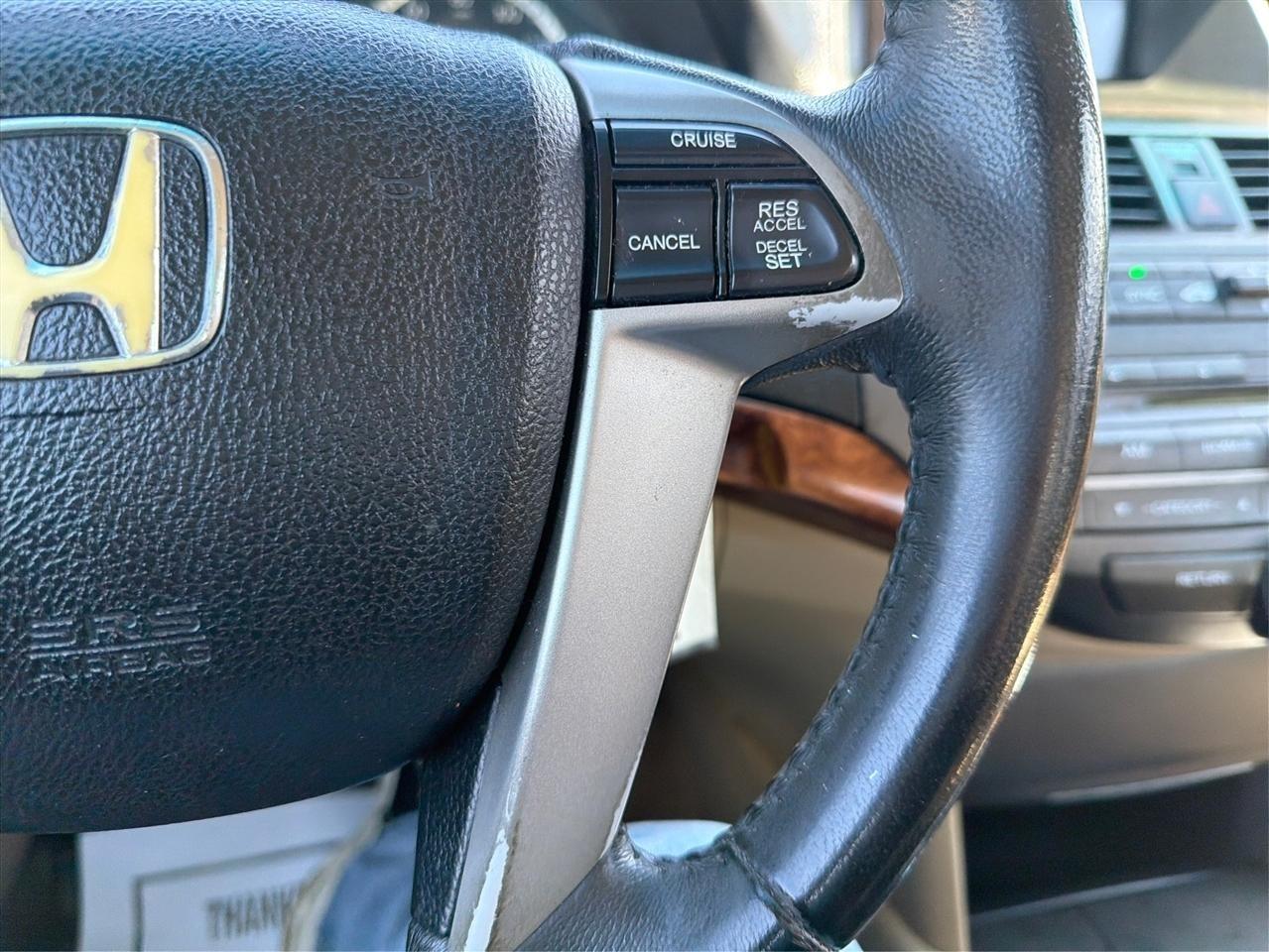 Honda Accord EX-L V-6 Sedan AT 2011