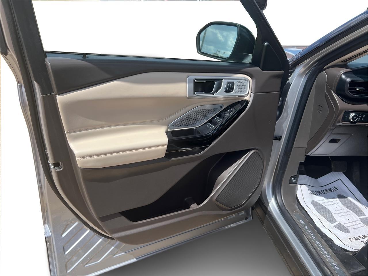 Ford Explorer Platinum AWD 2021