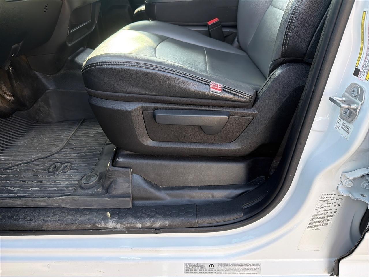 RAM 3500 Crew Cab 2WD DRW 2022