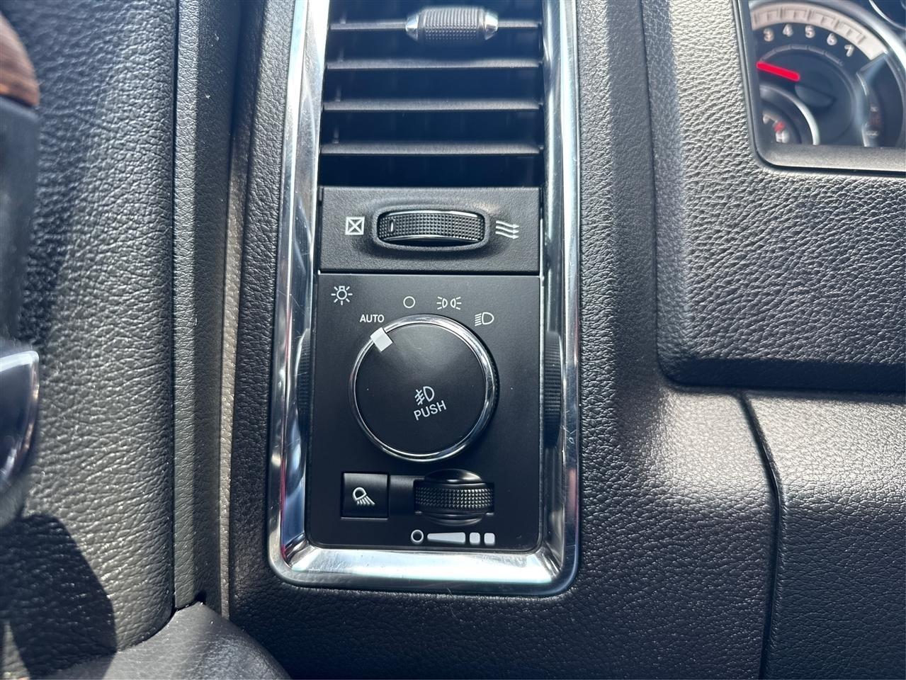 RAM 1500 Laramie Crew Cab SWB 4WD 2018