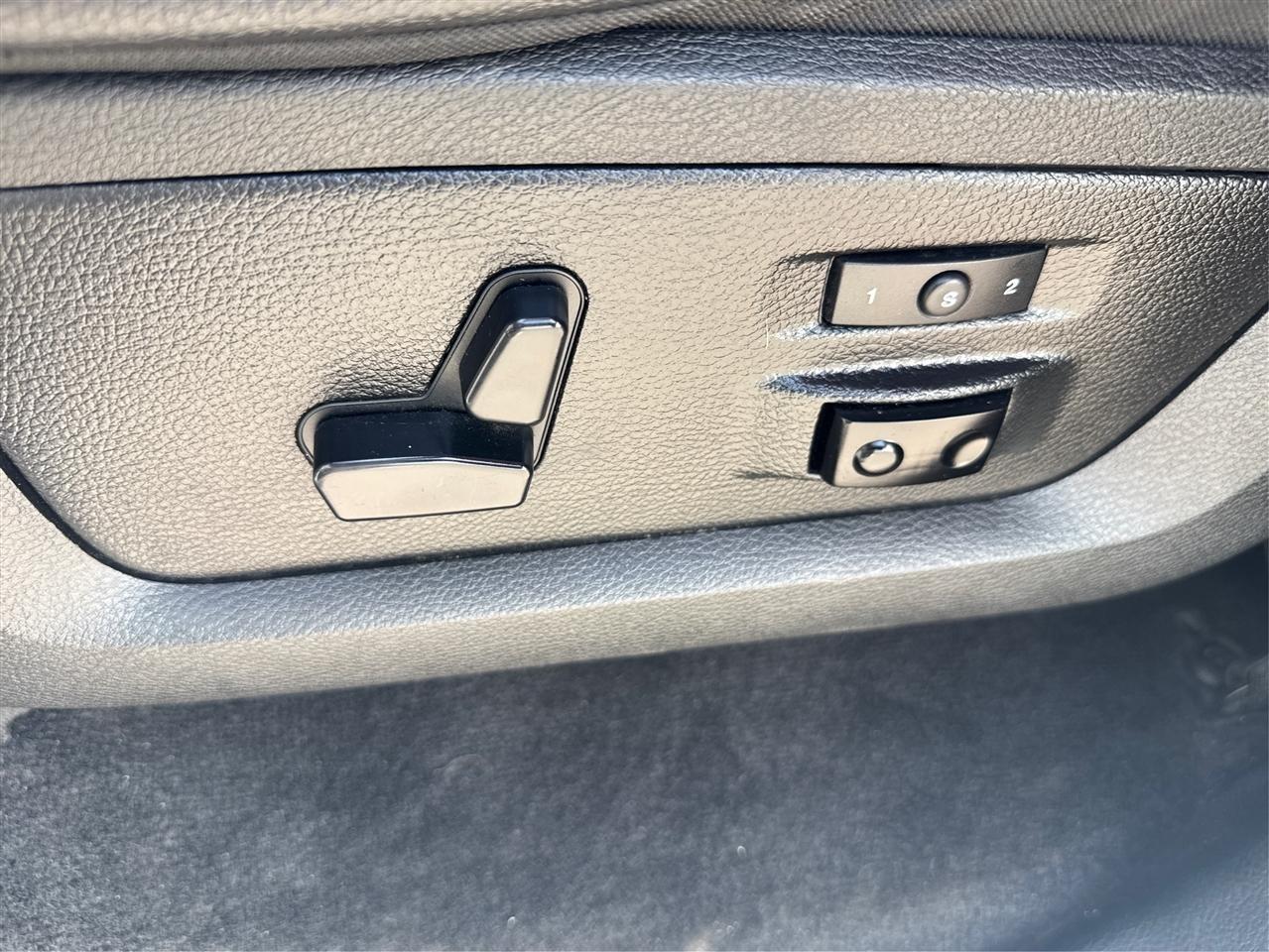 RAM 1500 Laramie Crew Cab SWB 4WD 2018