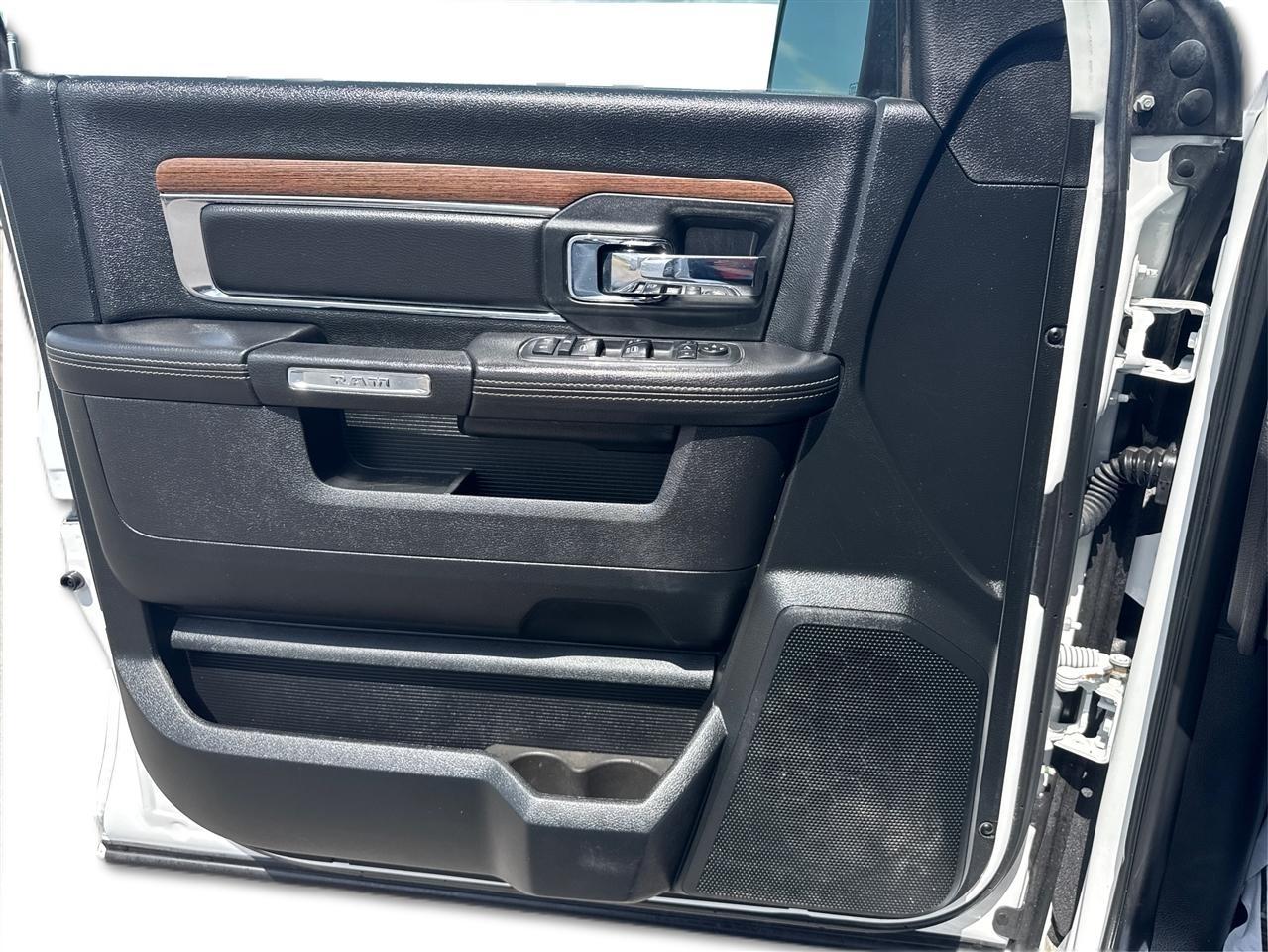 RAM 1500 Laramie Crew Cab SWB 4WD 2018