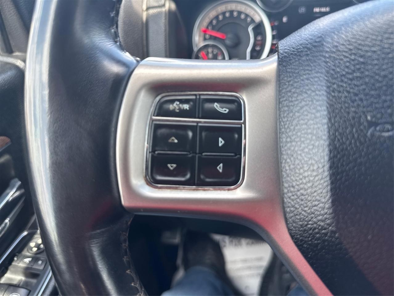 RAM 1500 Laramie Crew Cab SWB 4WD 2018