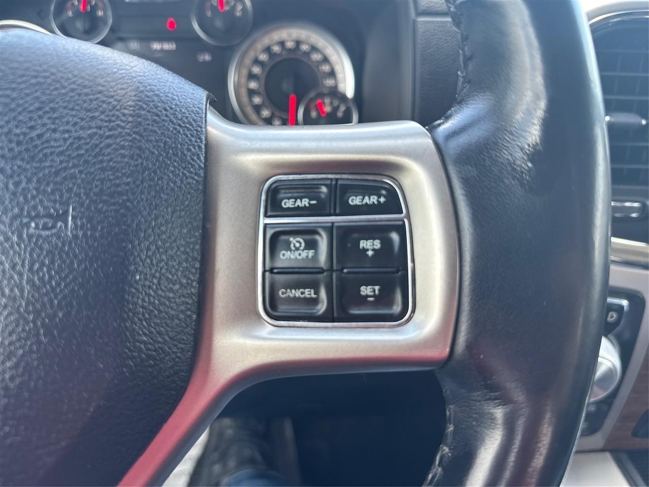 RAM 1500 Laramie Crew Cab SWB 4WD 2018