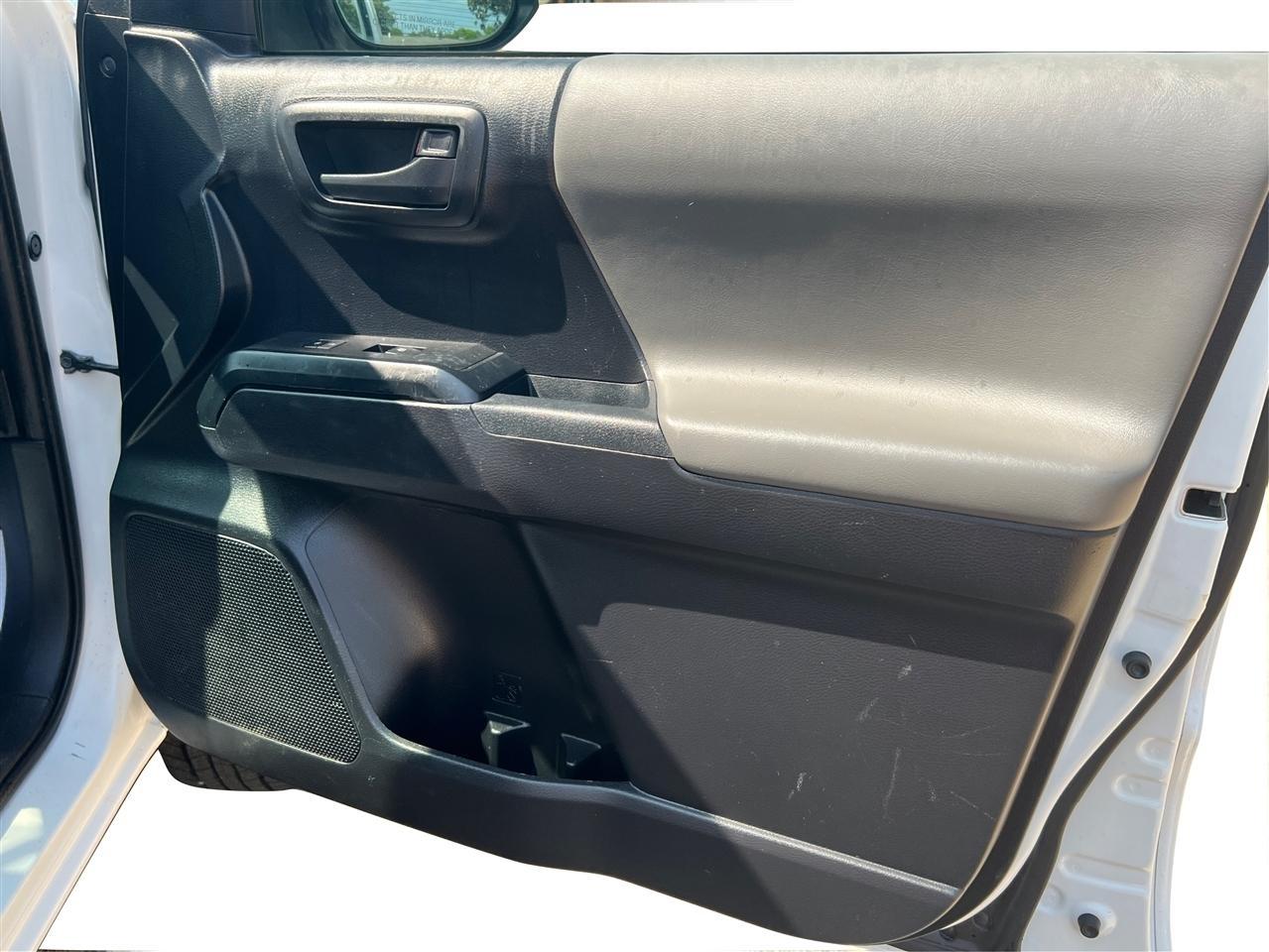 Toyota Tacoma SR5 Access Cab I4 6AT 2WD 2019
