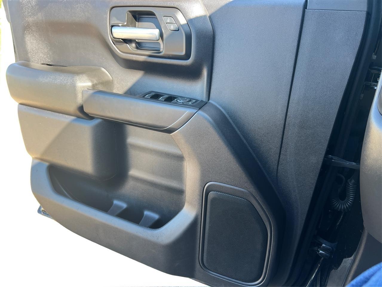 Chevrolet Silverado 1500 Custom Crew Cab Long Box 2WD 2020