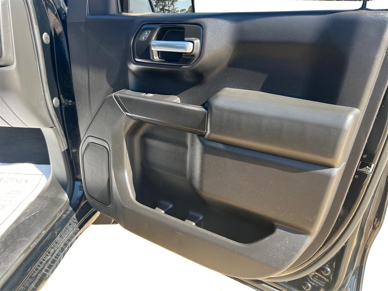 Chevrolet Silverado 1500 Custom Crew Cab Long Box 2WD 2020