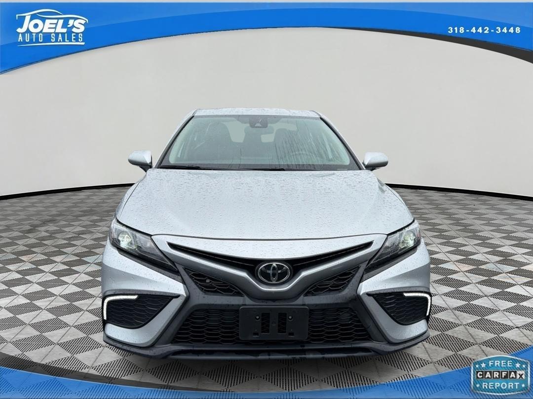 Toyota Camry SE 2022