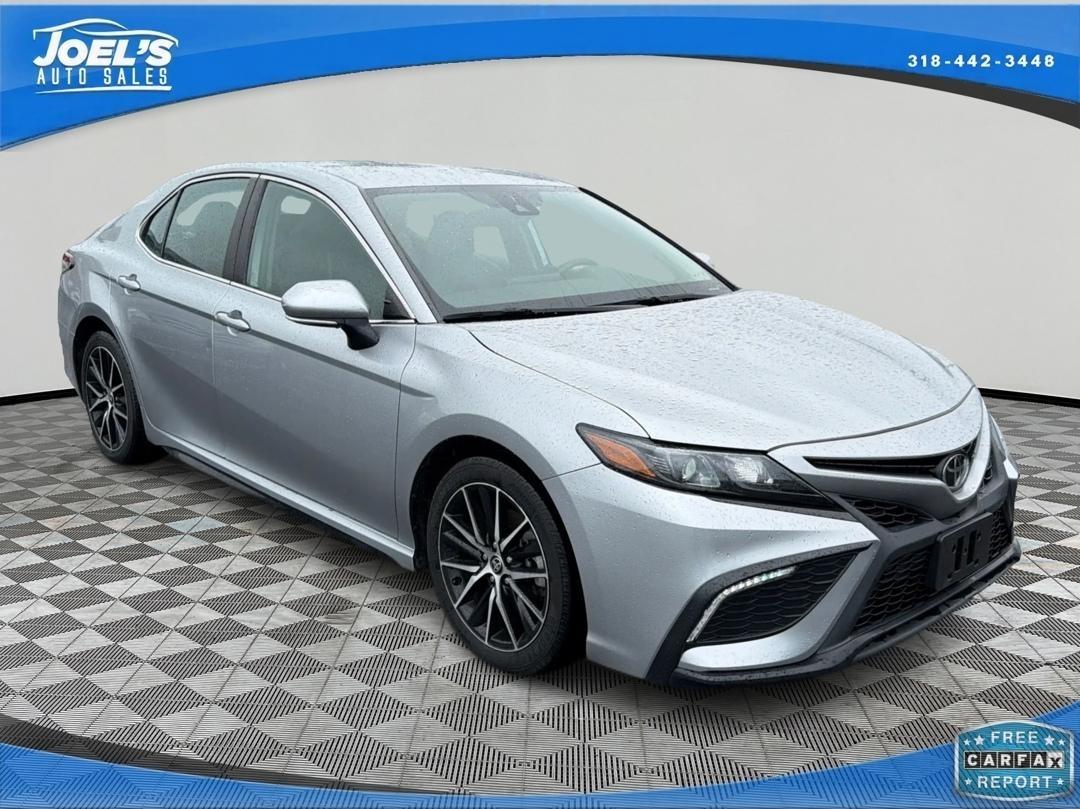 Toyota Camry SE 2022