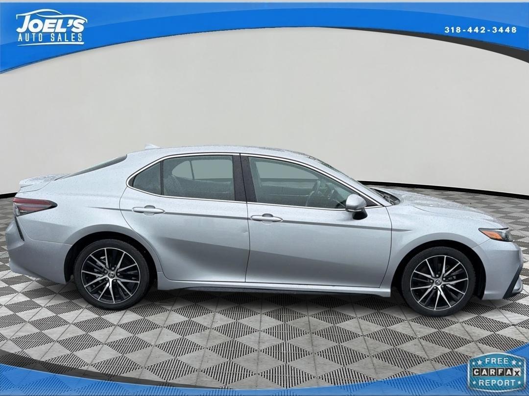 Toyota Camry SE 2022