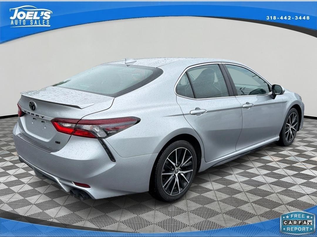 Toyota Camry SE 2022