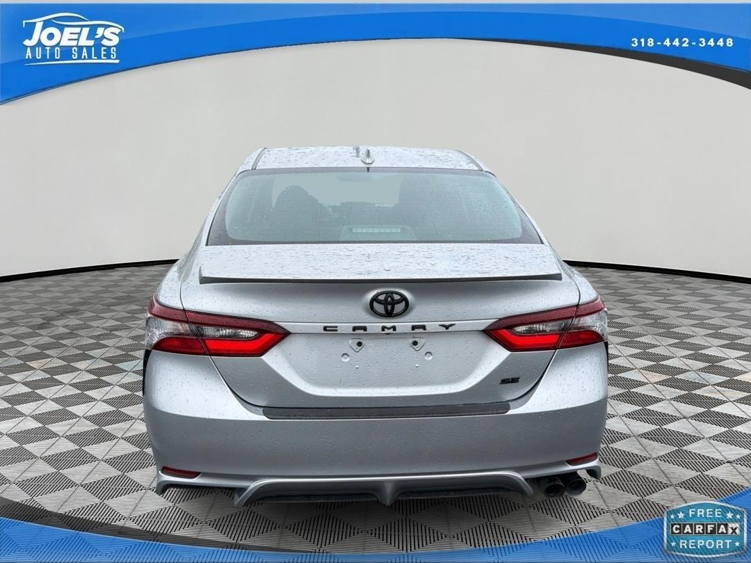 Toyota Camry SE 2022