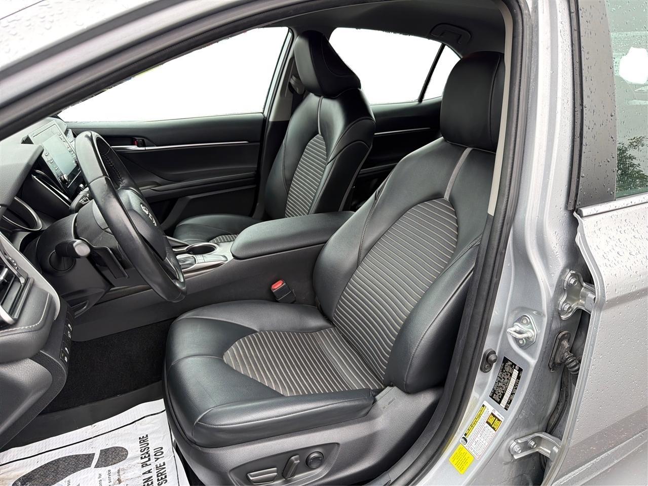 Toyota Camry SE 2022