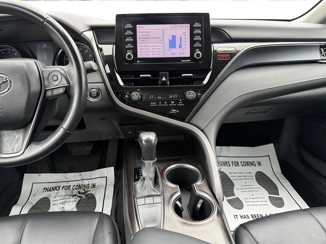 Toyota Camry SE 2022