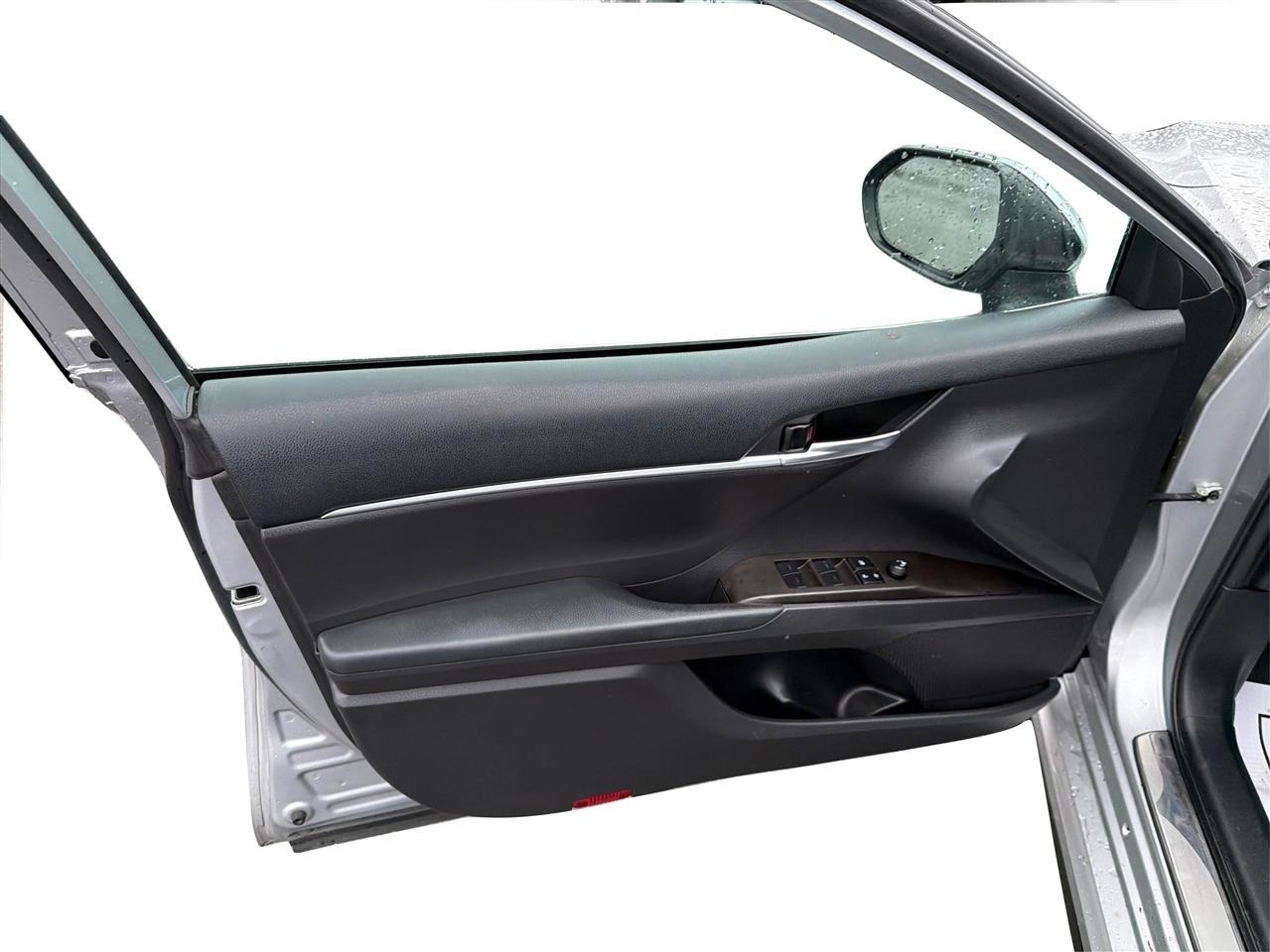 Toyota Camry SE 2022