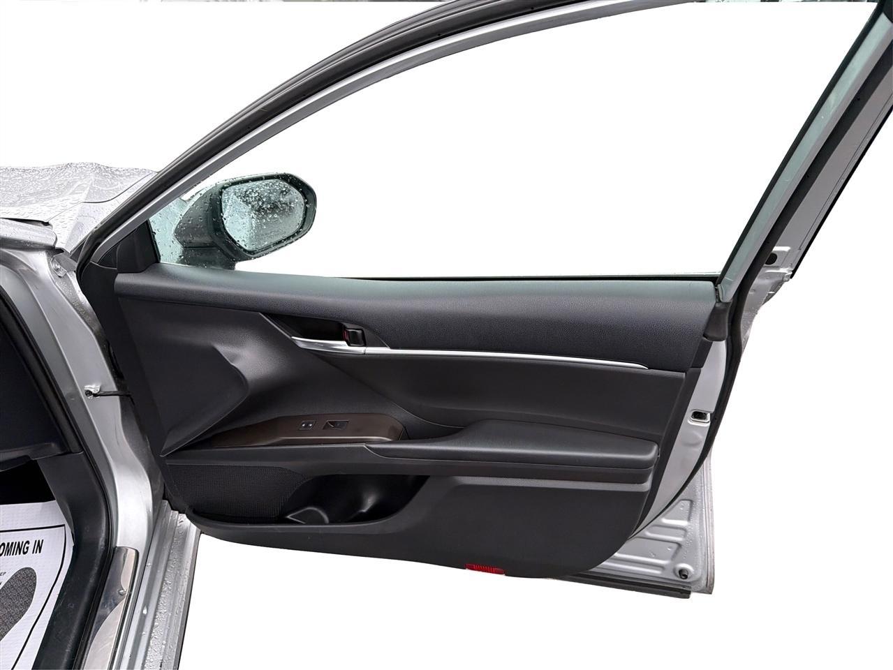 Toyota Camry SE 2022