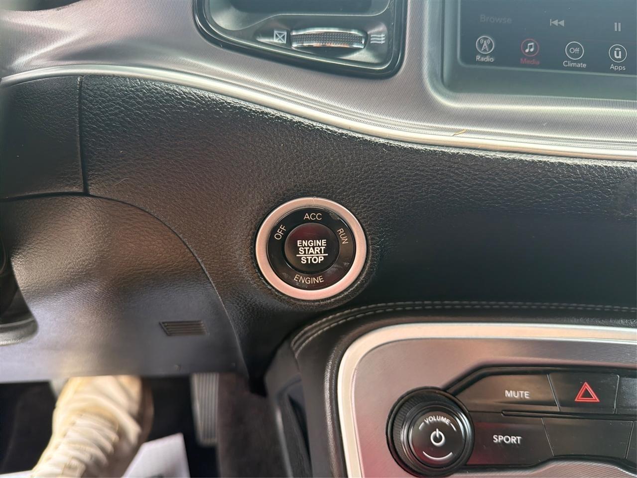 Dodge Challenger SXT 2019