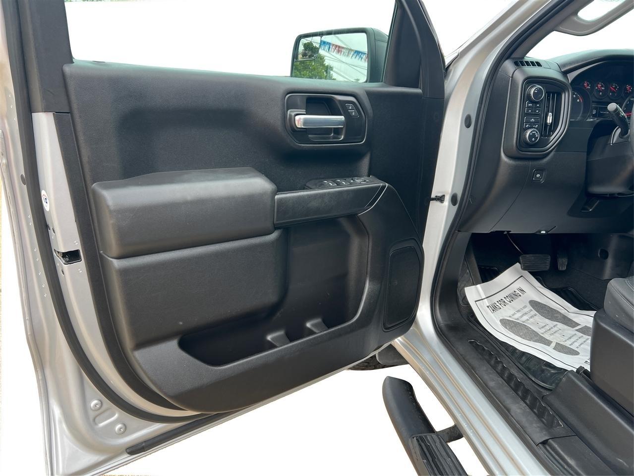 Chevrolet Silverado 1500 Custom Trail Boss Crew Cab Long Box 4WD 2021