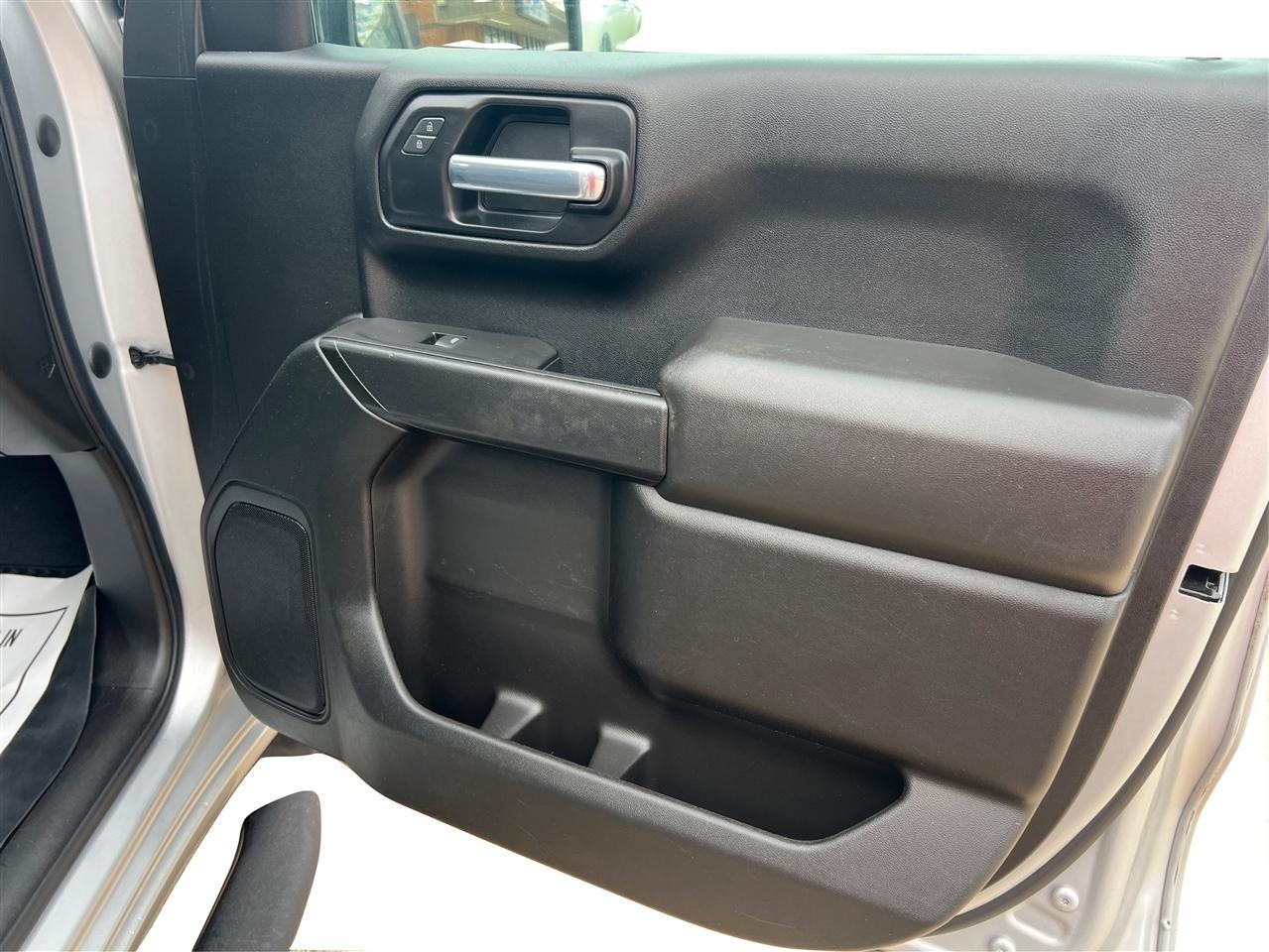 Chevrolet Silverado 1500 Custom Trail Boss Crew Cab Long Box 4WD 2021