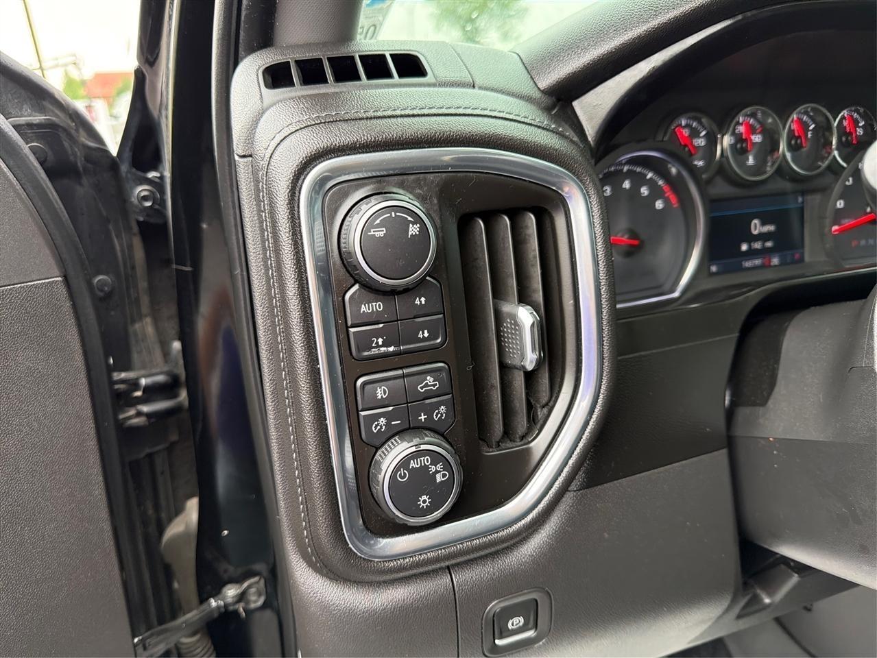 Chevrolet Silverado 1500 LT Trail Boss Crew Cab 4WD 2019