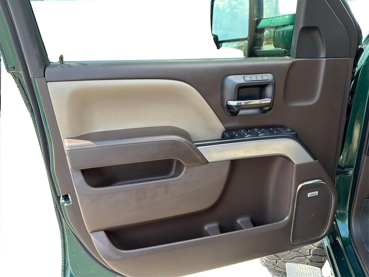 Chevrolet Silverado 1500 LTZ Crew Cab 4WD 2016