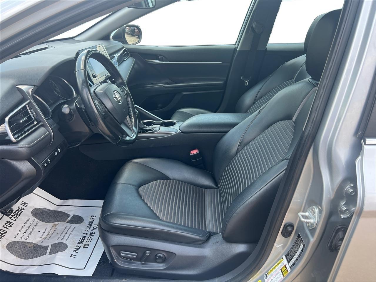 Toyota Camry SE 2021