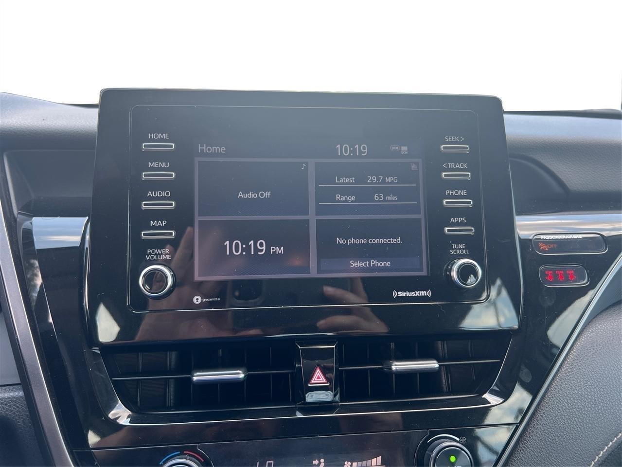 Toyota Camry SE 2021