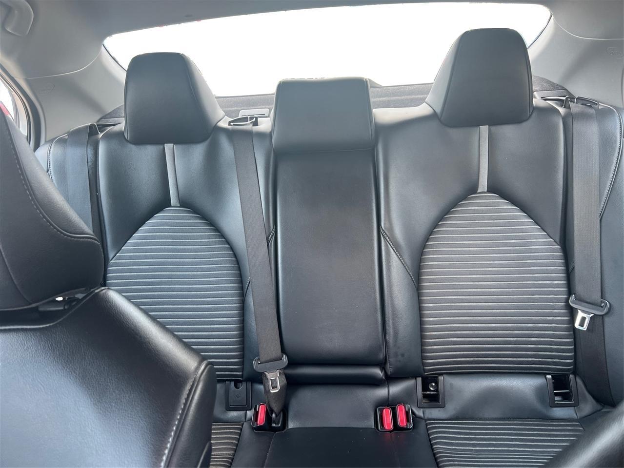 Toyota Camry SE 2021