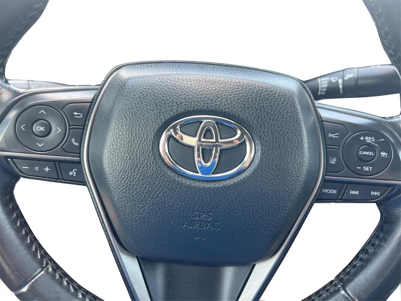 Toyota Camry SE 2021