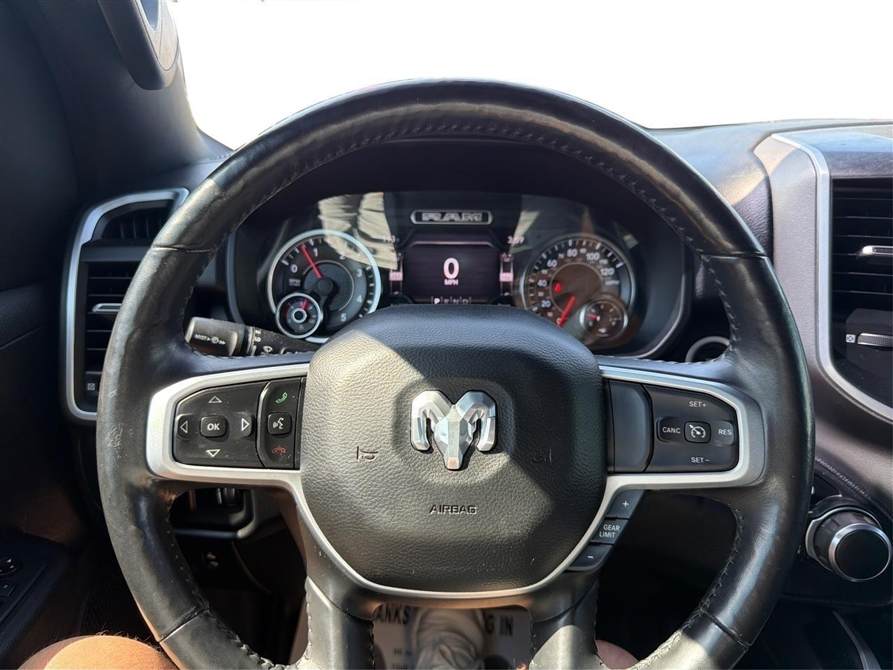 RAM 1500 Big Horn Crew Cab SWB 4WD 2020