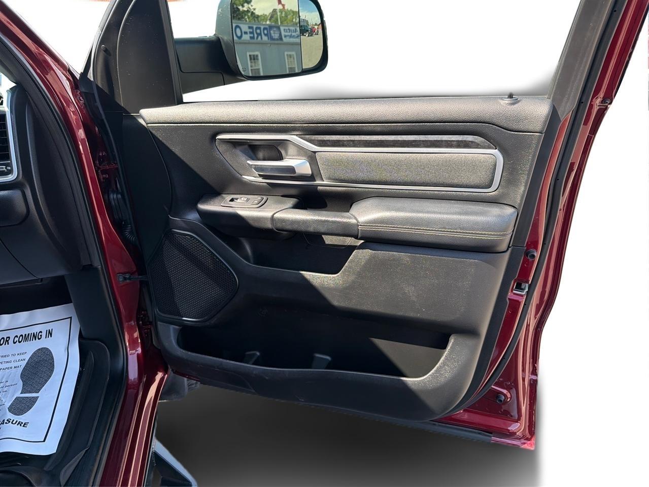 RAM 1500 Big Horn Crew Cab SWB 4WD 2020