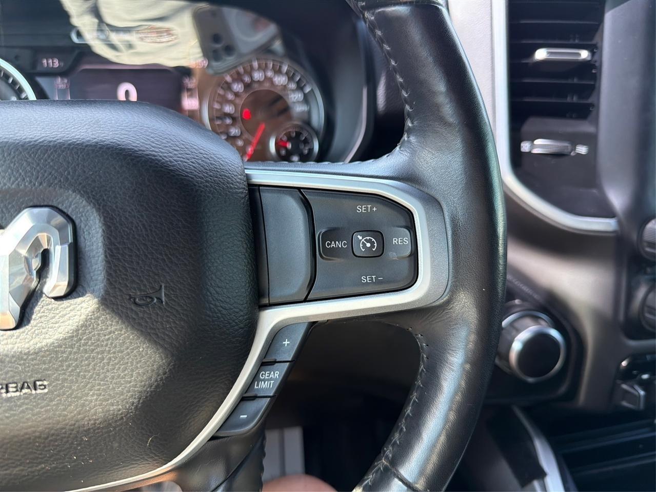 RAM 1500 Big Horn Crew Cab SWB 4WD 2020