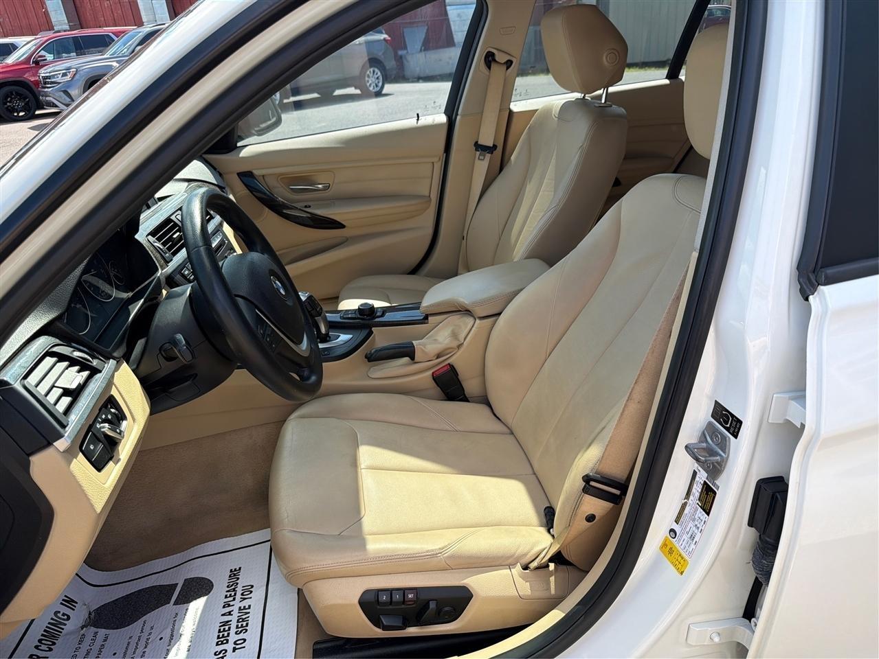 BMW 3-Series 328i Sedan 2015