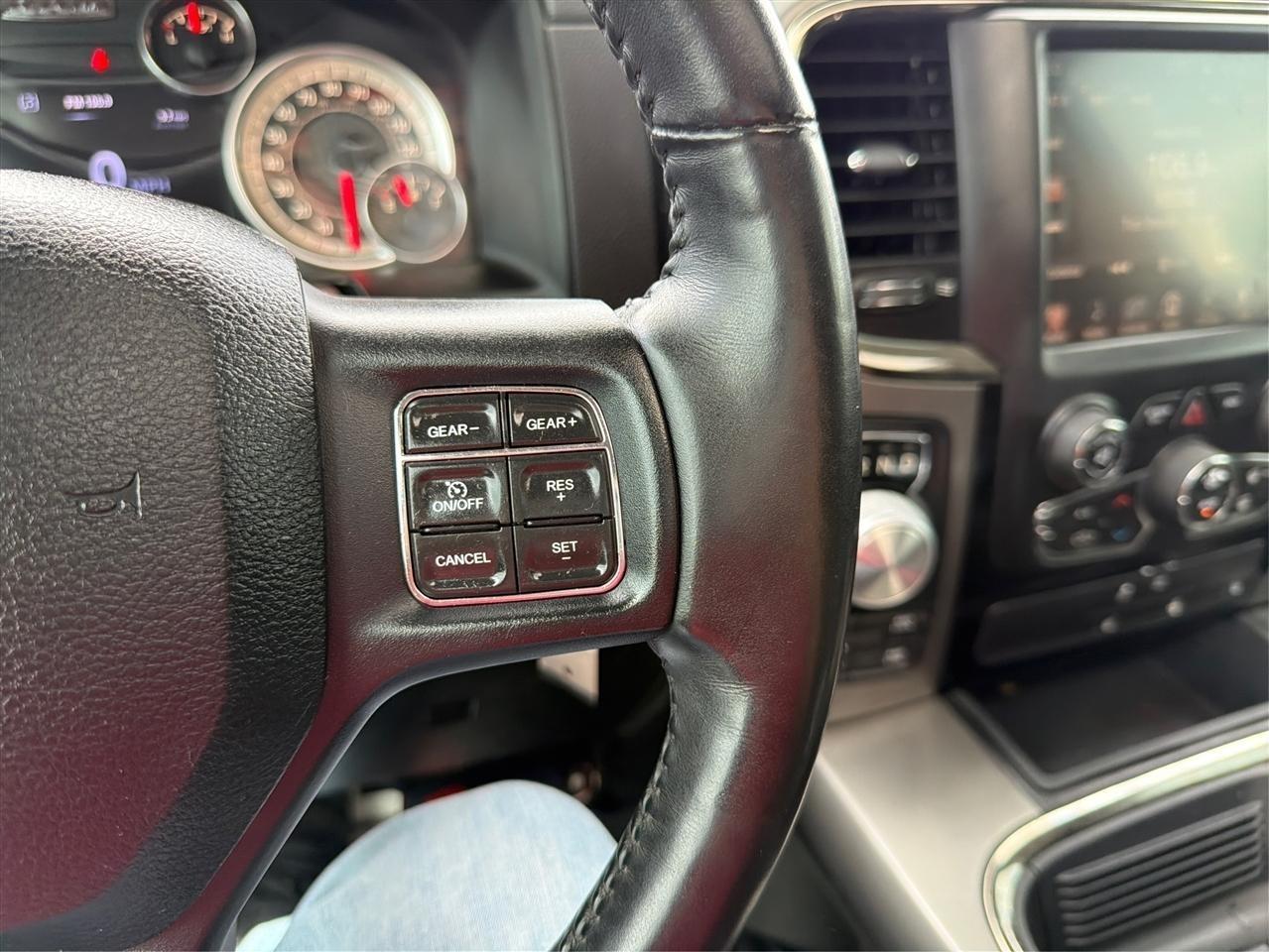RAM 1500 Sport Crew Cab SWB 4WD 2017