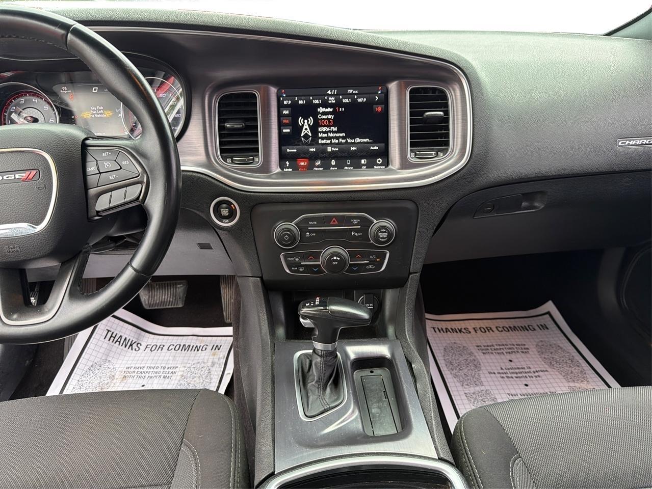 Dodge Charger SE 2017