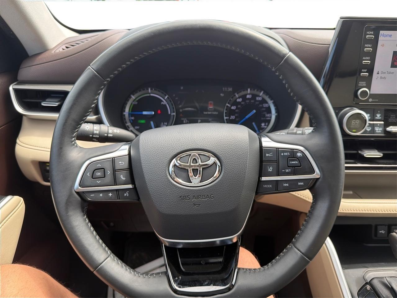 Toyota Highlander Hybrid XLE 2021