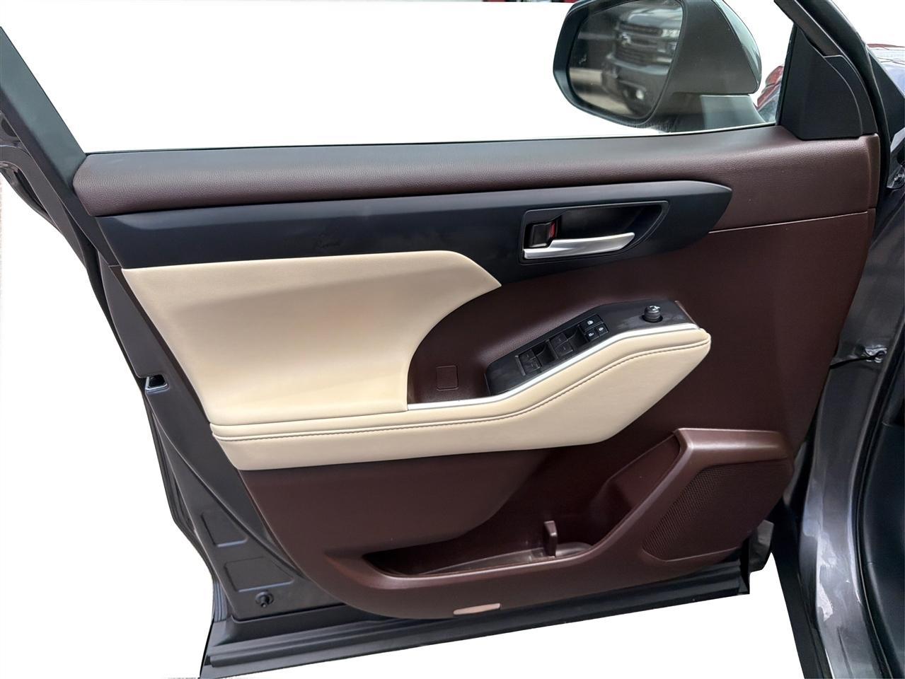 Toyota Highlander Hybrid XLE 2021