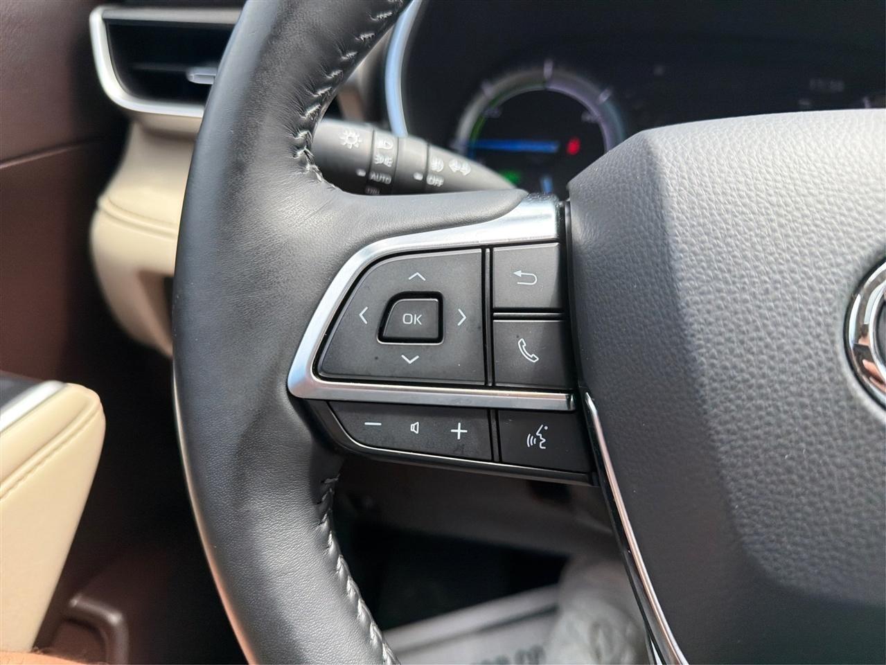 Toyota Highlander Hybrid XLE 2021