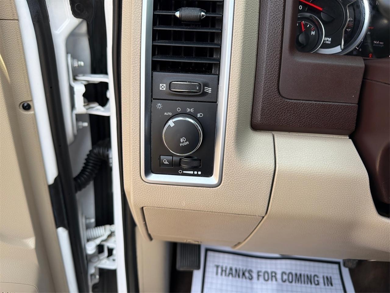 RAM 1500 SLT Crew Cab SWB 2WD 2016