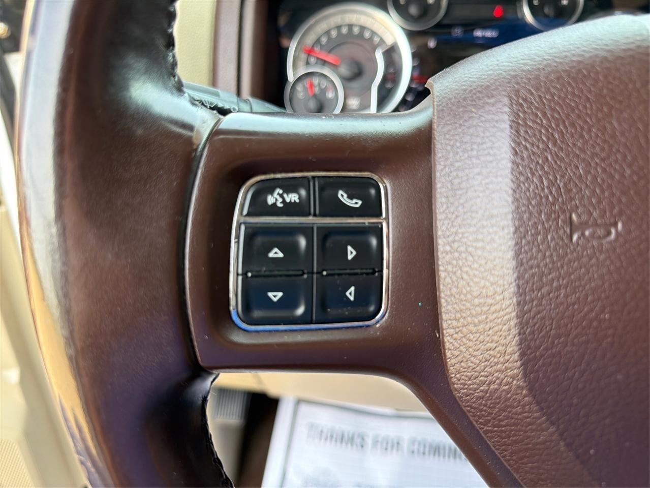 RAM 1500 SLT Crew Cab SWB 2WD 2016