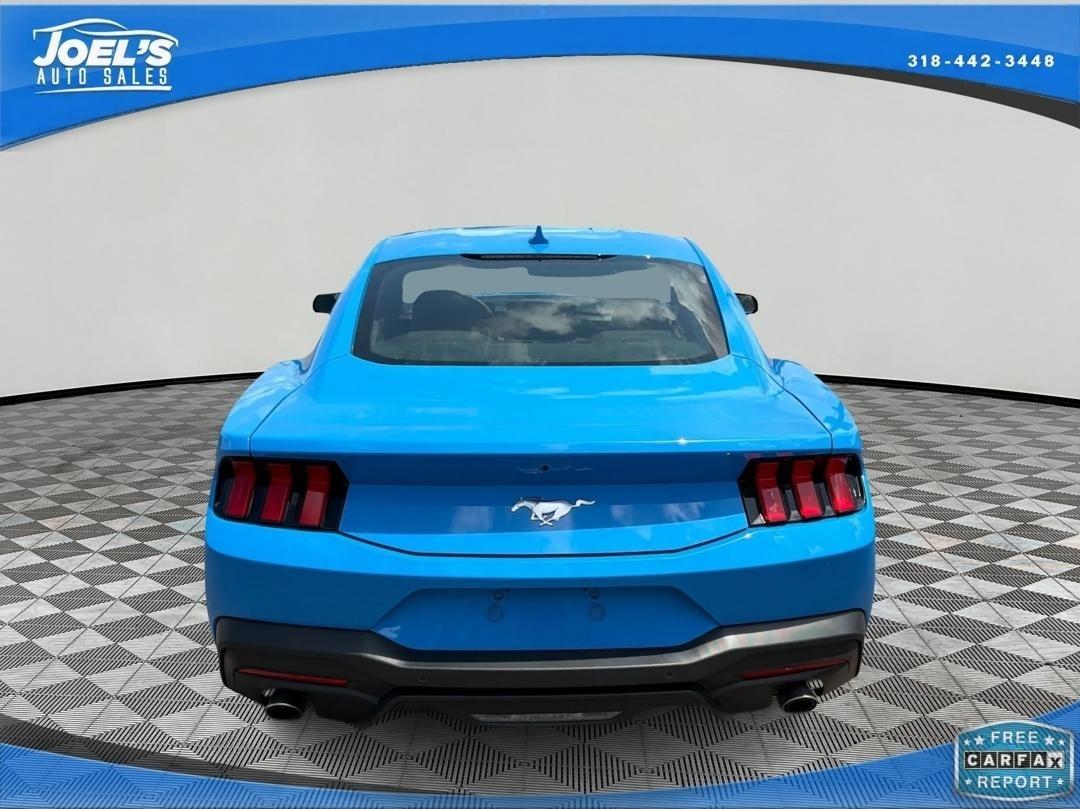 Ford Mustang EcoBoost Coupe 2024