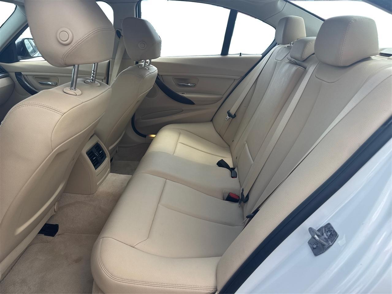 BMW 3-Series 320i Sedan 2015