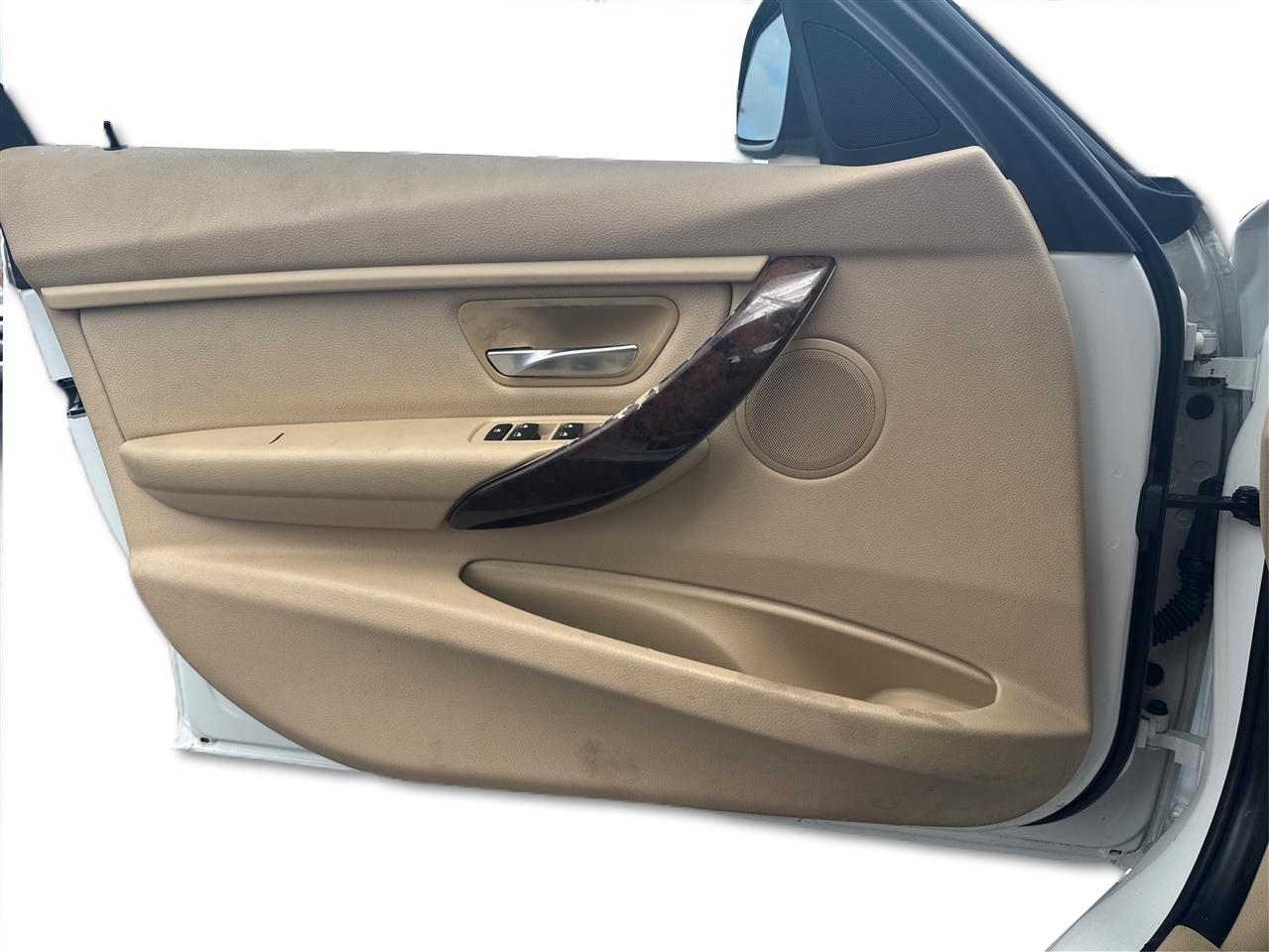 BMW 3-Series 320i Sedan 2015
