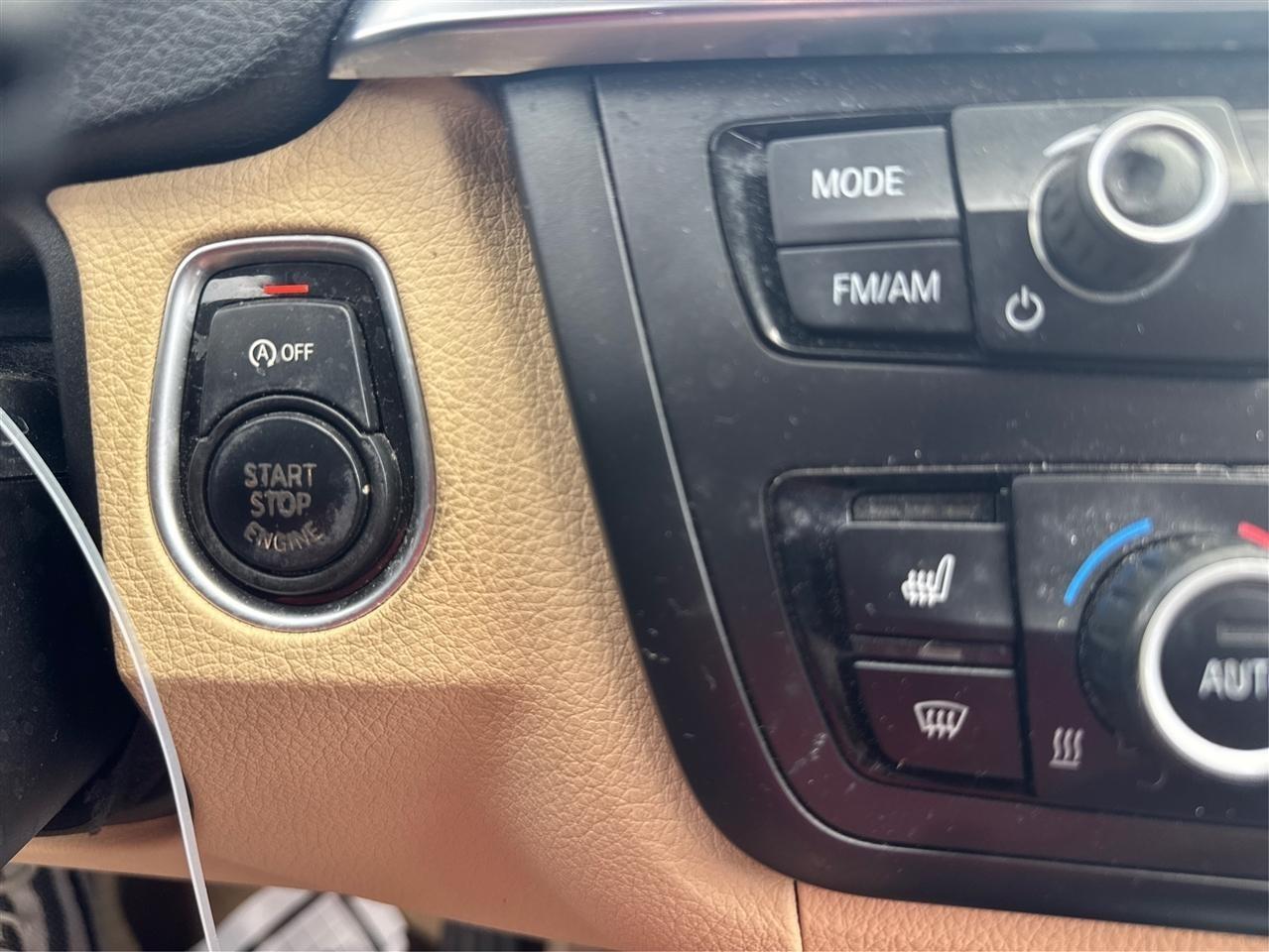 BMW 3-Series 320i Sedan 2015