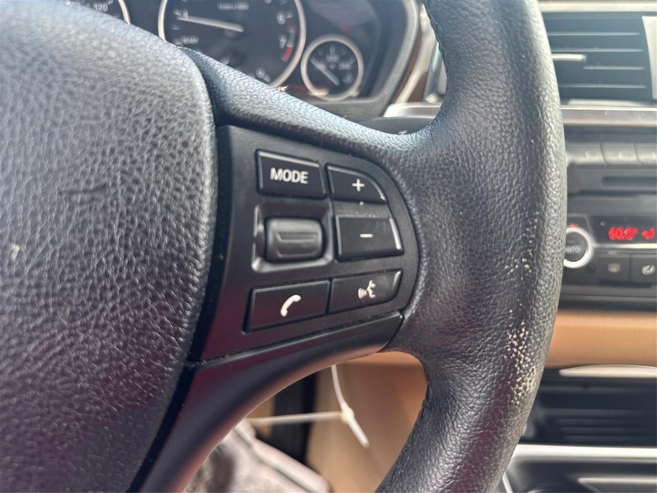 BMW 3-Series 320i Sedan 2015