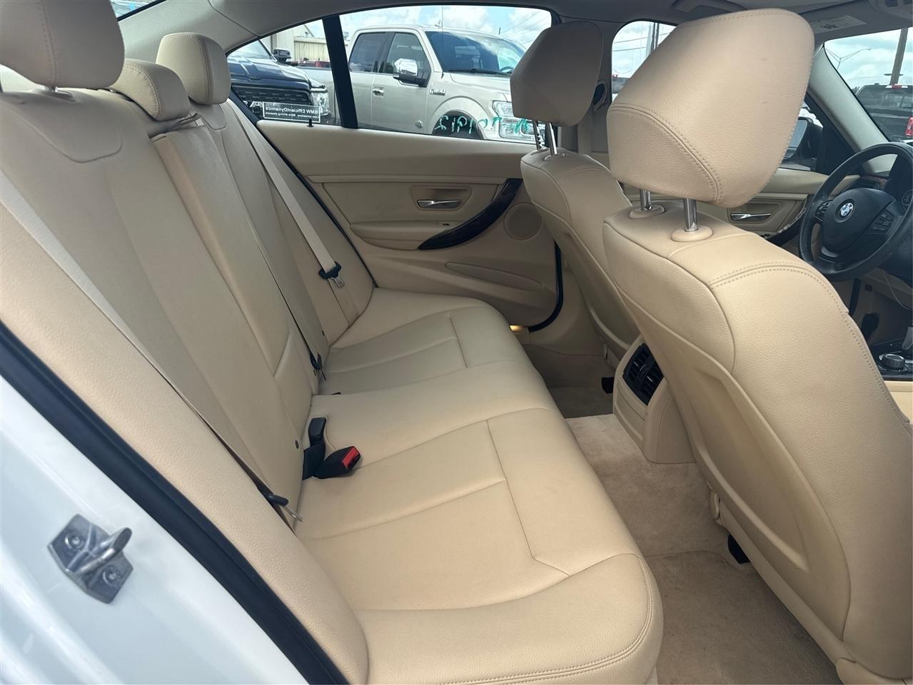BMW 3-Series 320i Sedan 2015