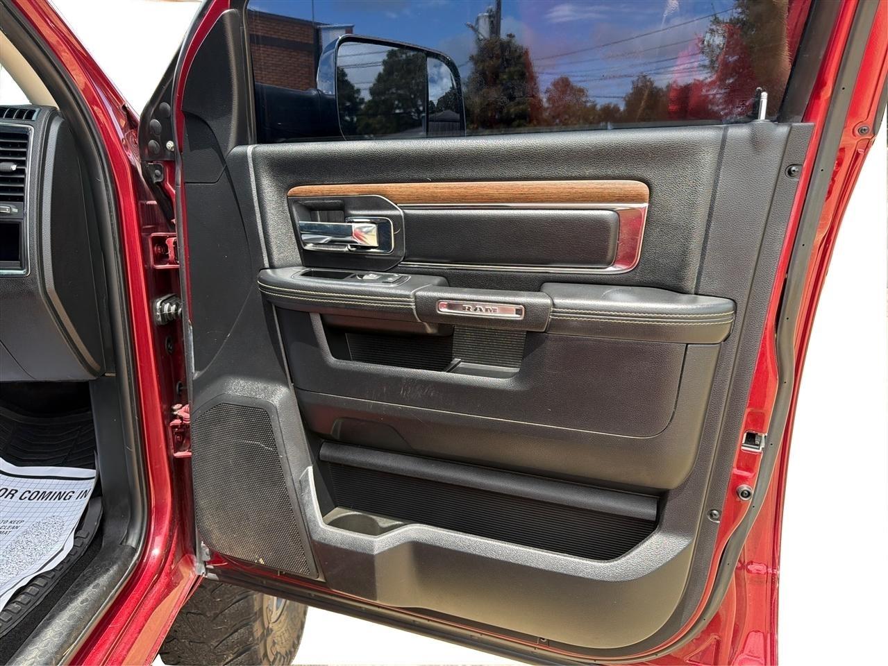 RAM 2500 Laramie Crew Cab SWB 4WD 2015