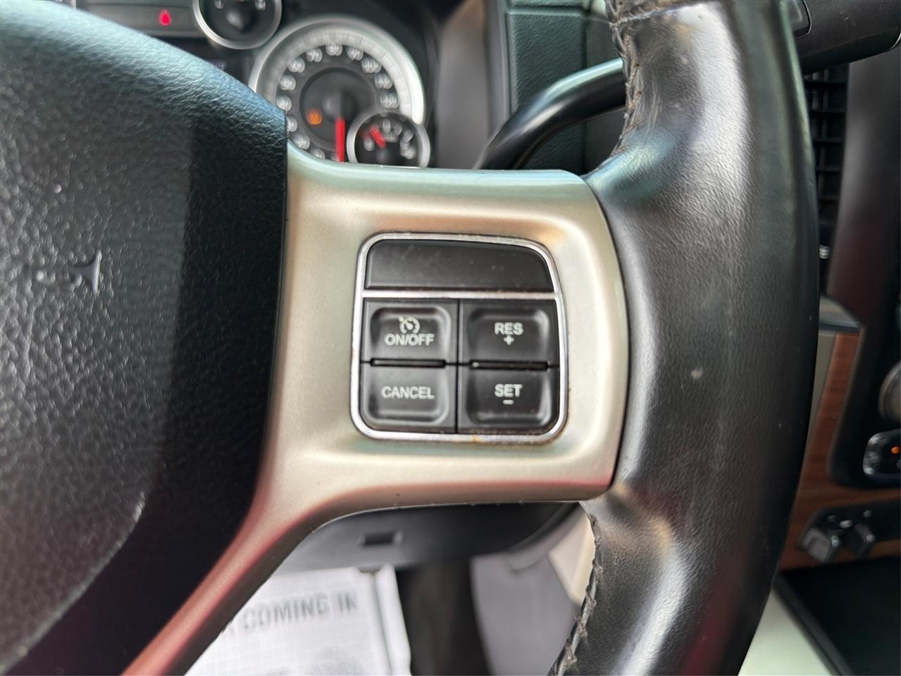 RAM 2500 Laramie Crew Cab SWB 4WD 2015