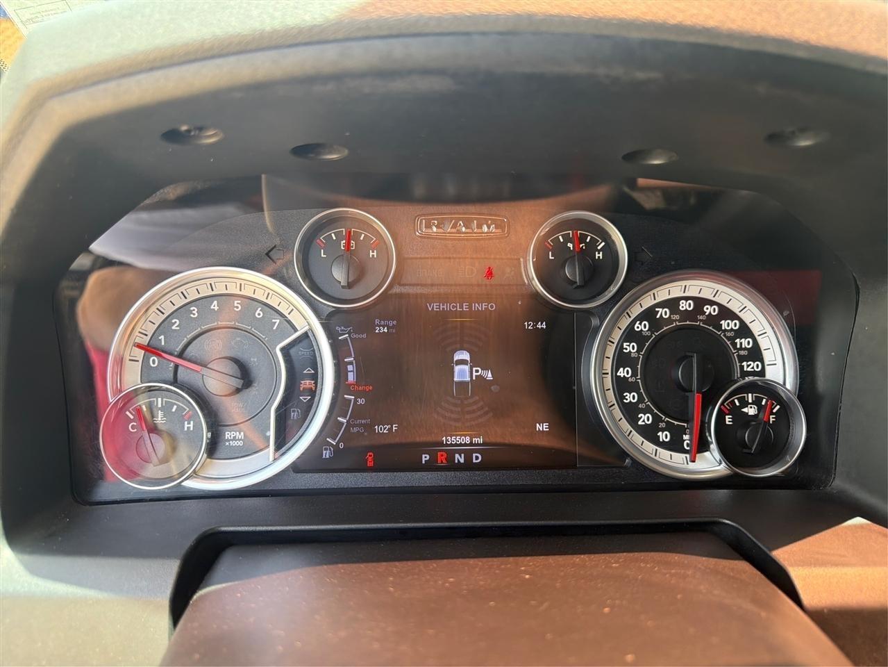RAM 1500 SLT Crew Cab SWB 2WD 2015