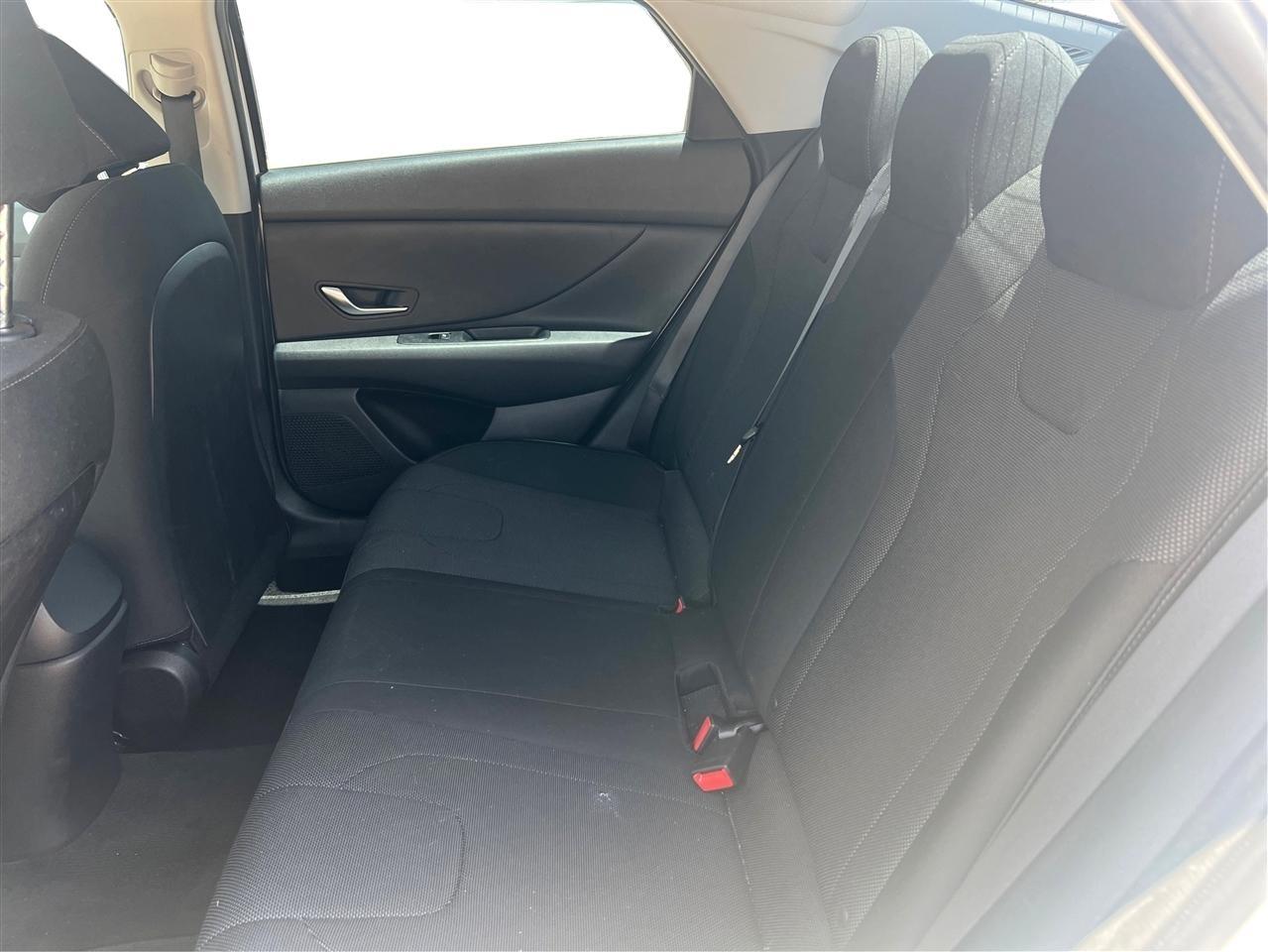 Hyundai Elantra SE 2022